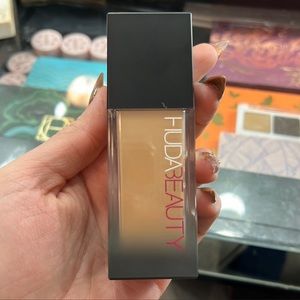 Huda beauty foundation